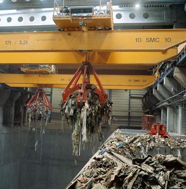 垃圾吊車的結(jié)構(gòu)組成